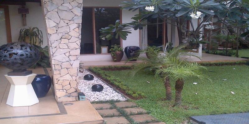 Rumah Dijual di Cilandak. Dekat ke Tb Simatupang. Asri & tenang..Langka! 