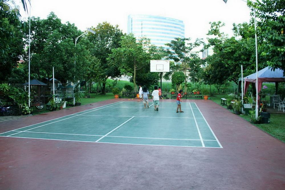 Rumah Dijual di Pondok Indah. Guesthouse 10kt. Income menarik