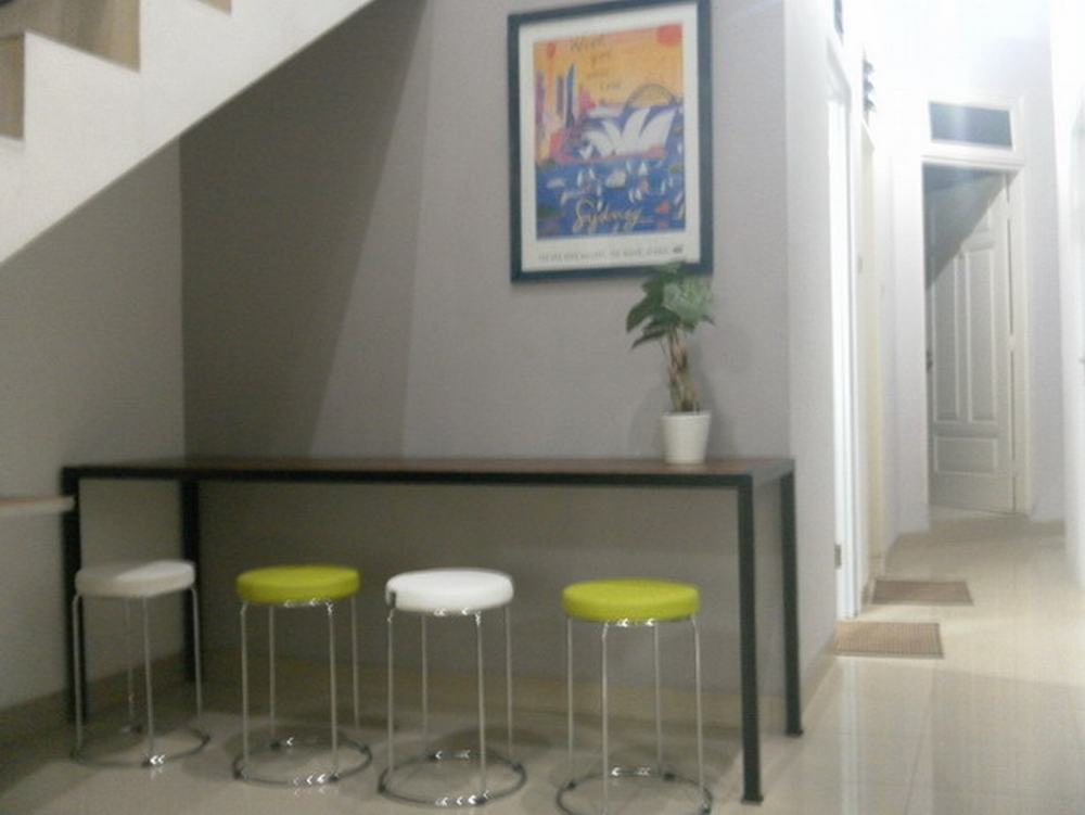 Rumah Dijual di Pondok Indah. Guesthouse 10kt. Income menarik