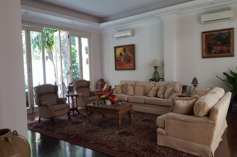 A collectible item, luxurious house at Jl. Sriwijaya Raya Kebayoran Baru