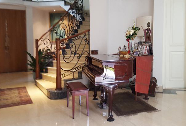 A collectible item, luxurious house at Jl. Sriwijaya Raya Kebayoran Baru