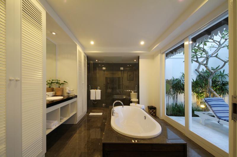 Honeymoon Villa For Sale @ Seminyak, Bali