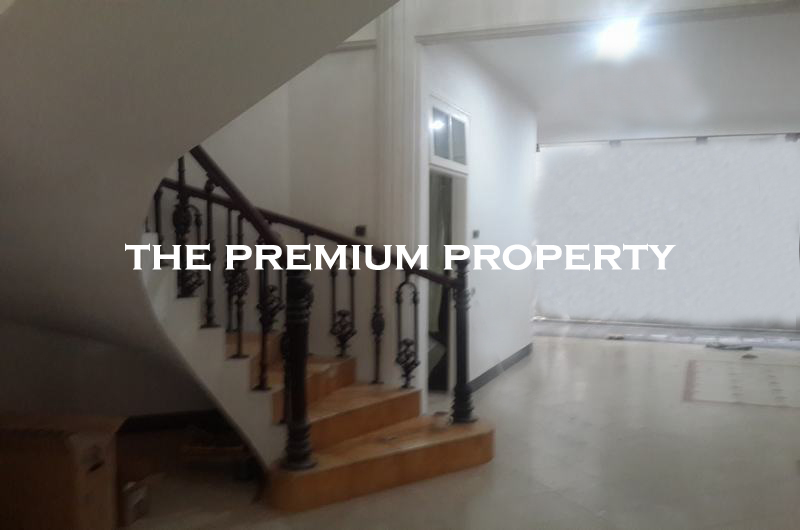House For Rent @ Panglima Polim, Kebayoran Baru. Close to Melawai & Blok M