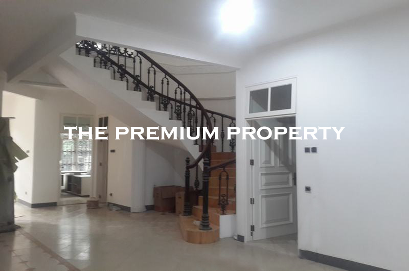 House For Rent @ Panglima Polim, Kebayoran Baru. Close to Melawai & Blok M