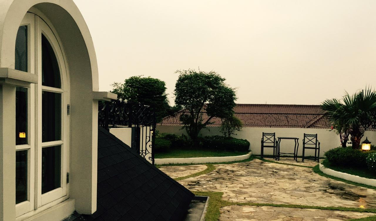 Rumah Mewah di Cilandak, Dekat ke Fatmawati dan MRT. Ada Pool