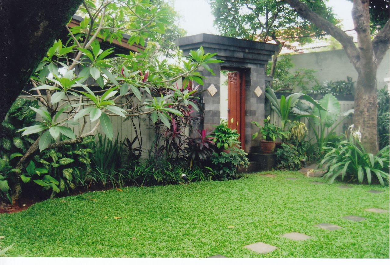 Rumah Mewah di Cilandak Barat. Marmer. Jati. Ready Penyewa 2 Tahun