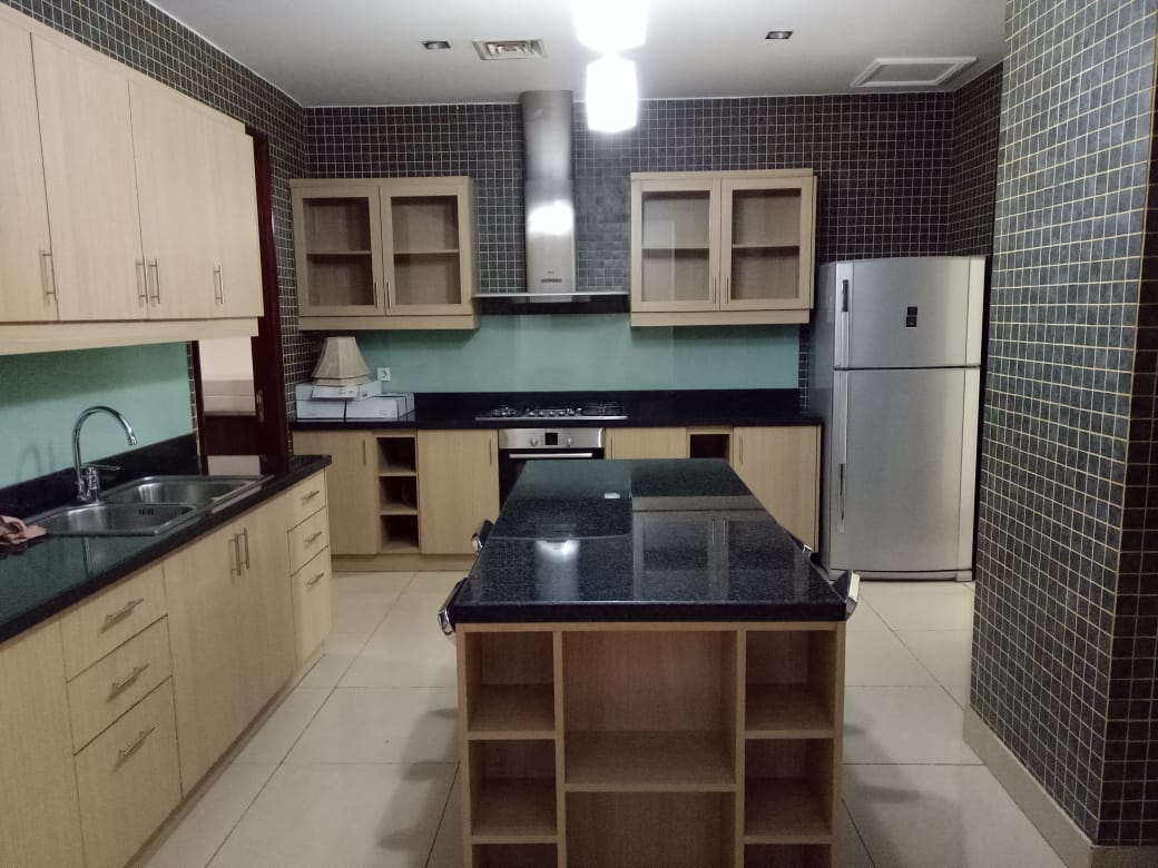 Apartment Pakubuwono Residence Tower Basswood, 3+1 BR, 303 m2, Lokasi Strategis di Kebayoran Baru