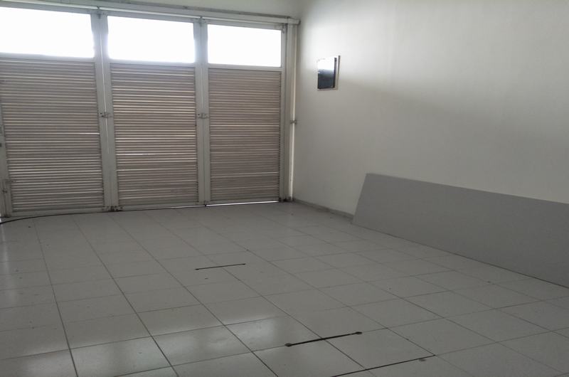 Rumah di Kemang. Dalam Komplek Townhouse. Siap Huni