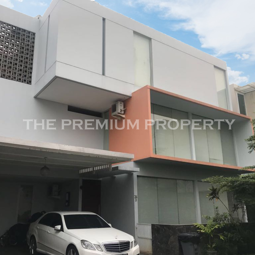 Rumah di Kemang, 144/325, dalam TH, semi furnish, ada pool