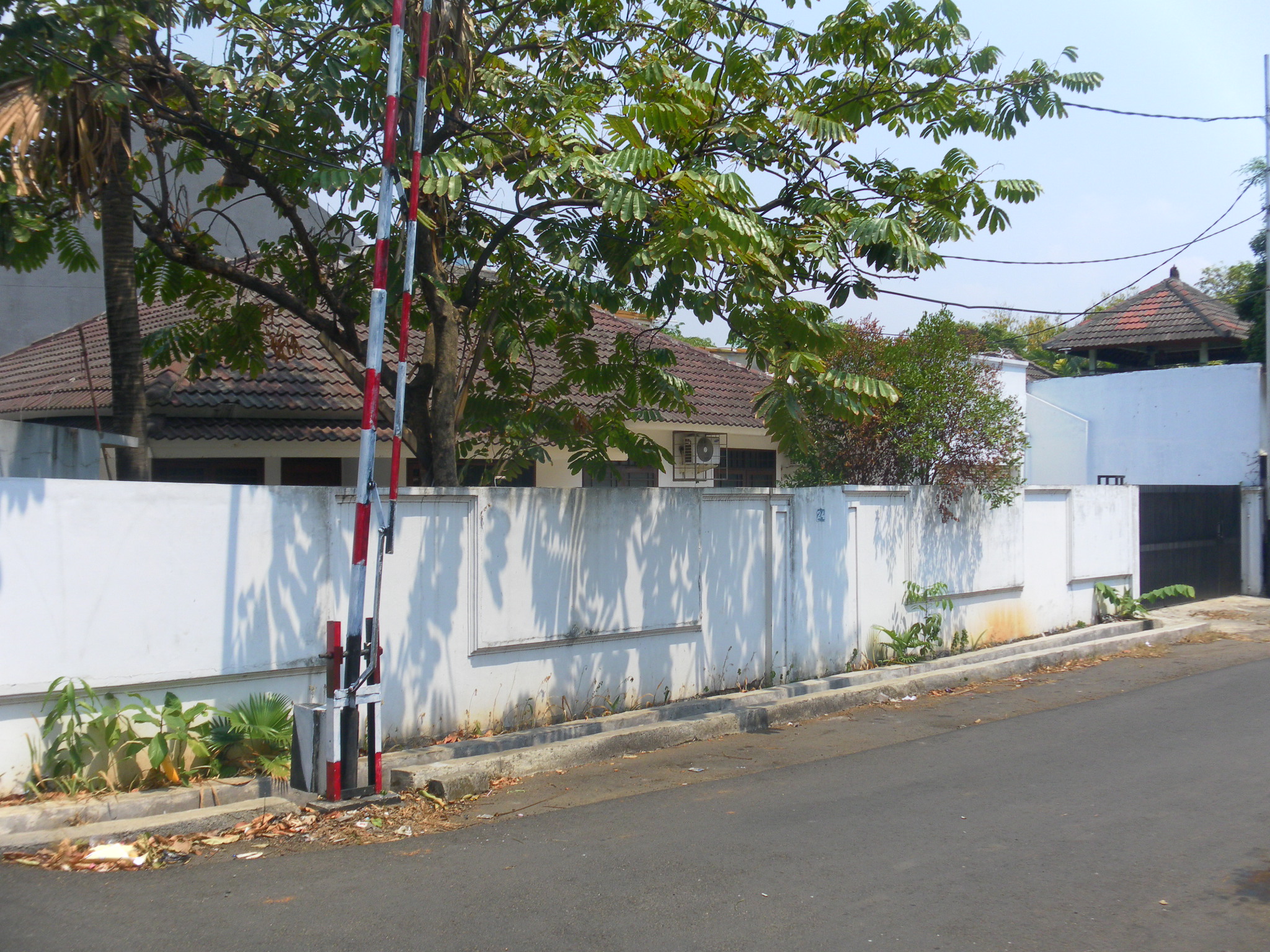 Rumah di Kebayoran Baru, Dekat area Blok M, Senayan. Bisa kantor, Parkir luas