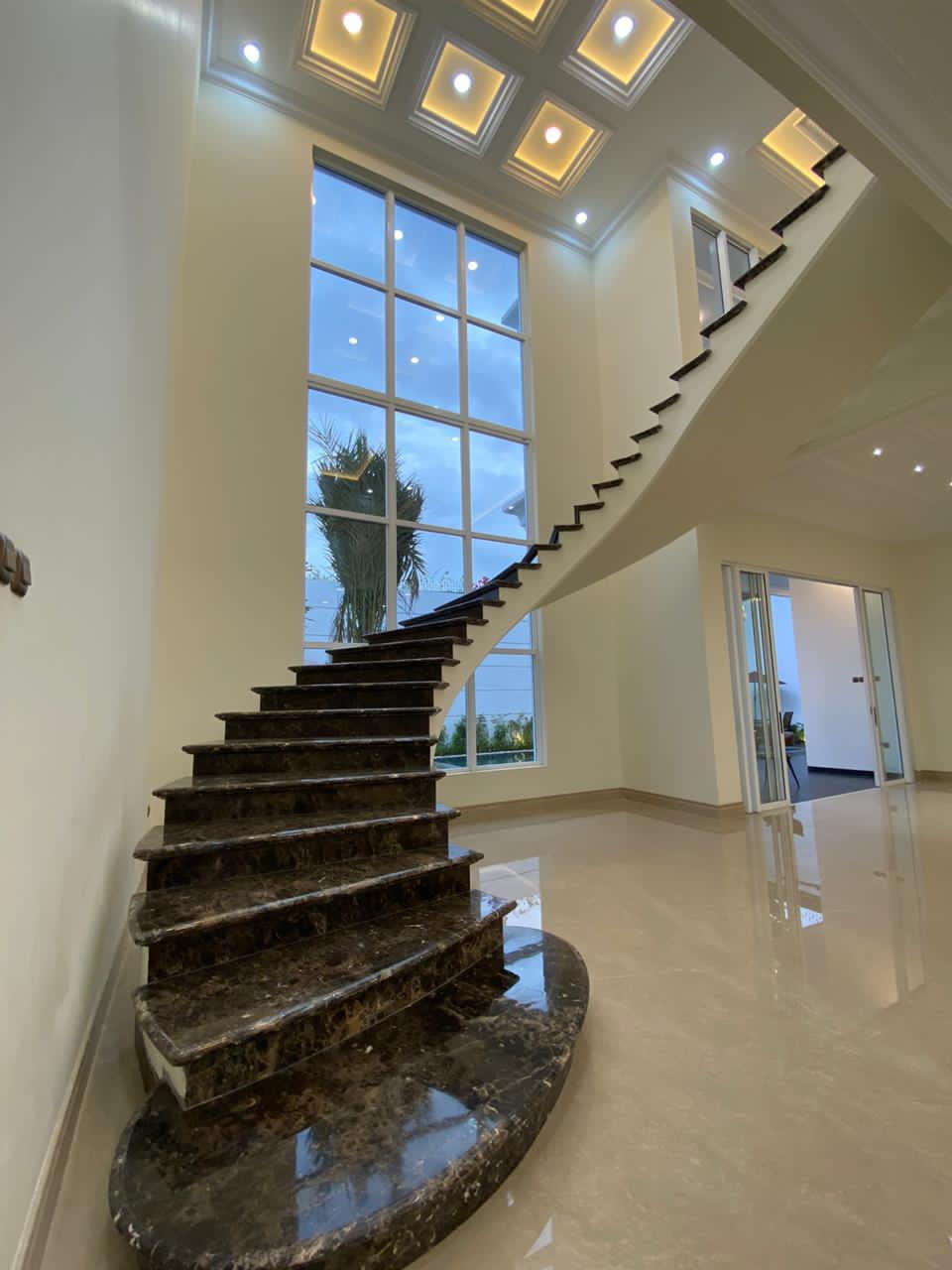 Rumah Di Pondok Indah. Mewah, Ada Pool