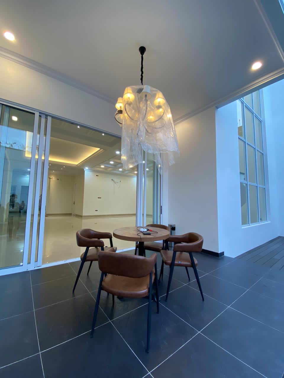 Rumah Di Pondok Indah. Mewah, Ada Pool