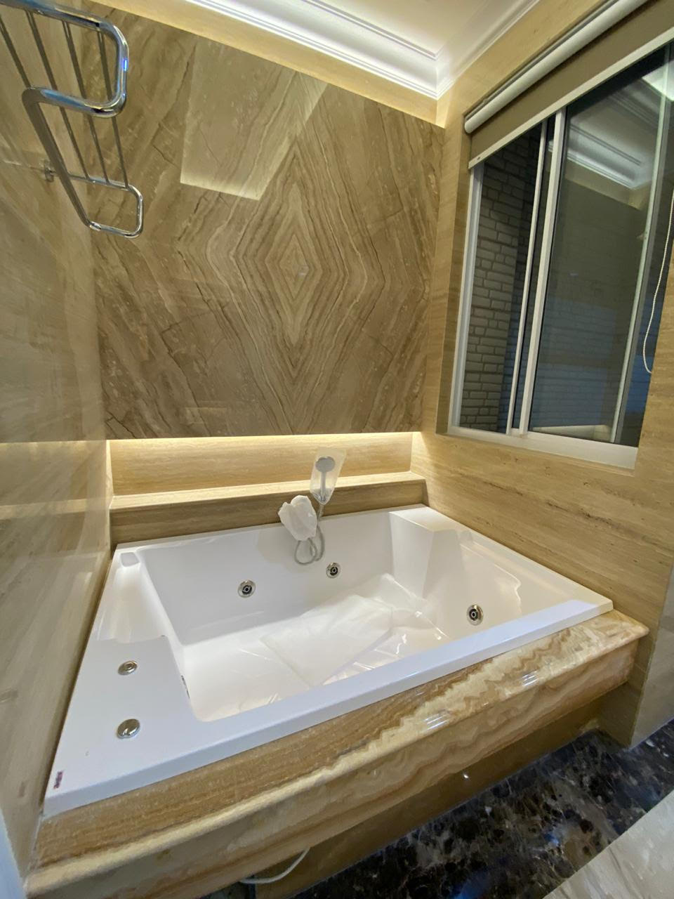 Rumah Di Pondok Indah. Mewah, Ada Pool