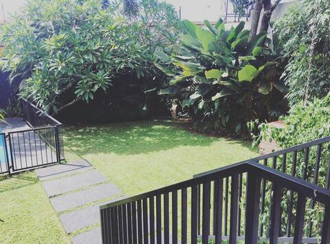 Rumah Di Cipete. Taman luas, ada pool