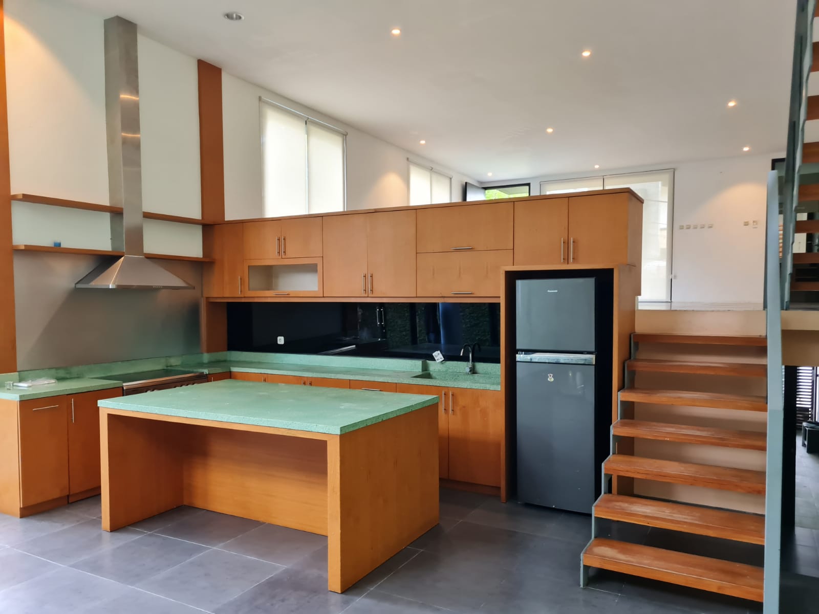 Rumah Minimalis Kebayoran Baru Cantik Lux Pool Dekat Ke Mal Pondok Indah