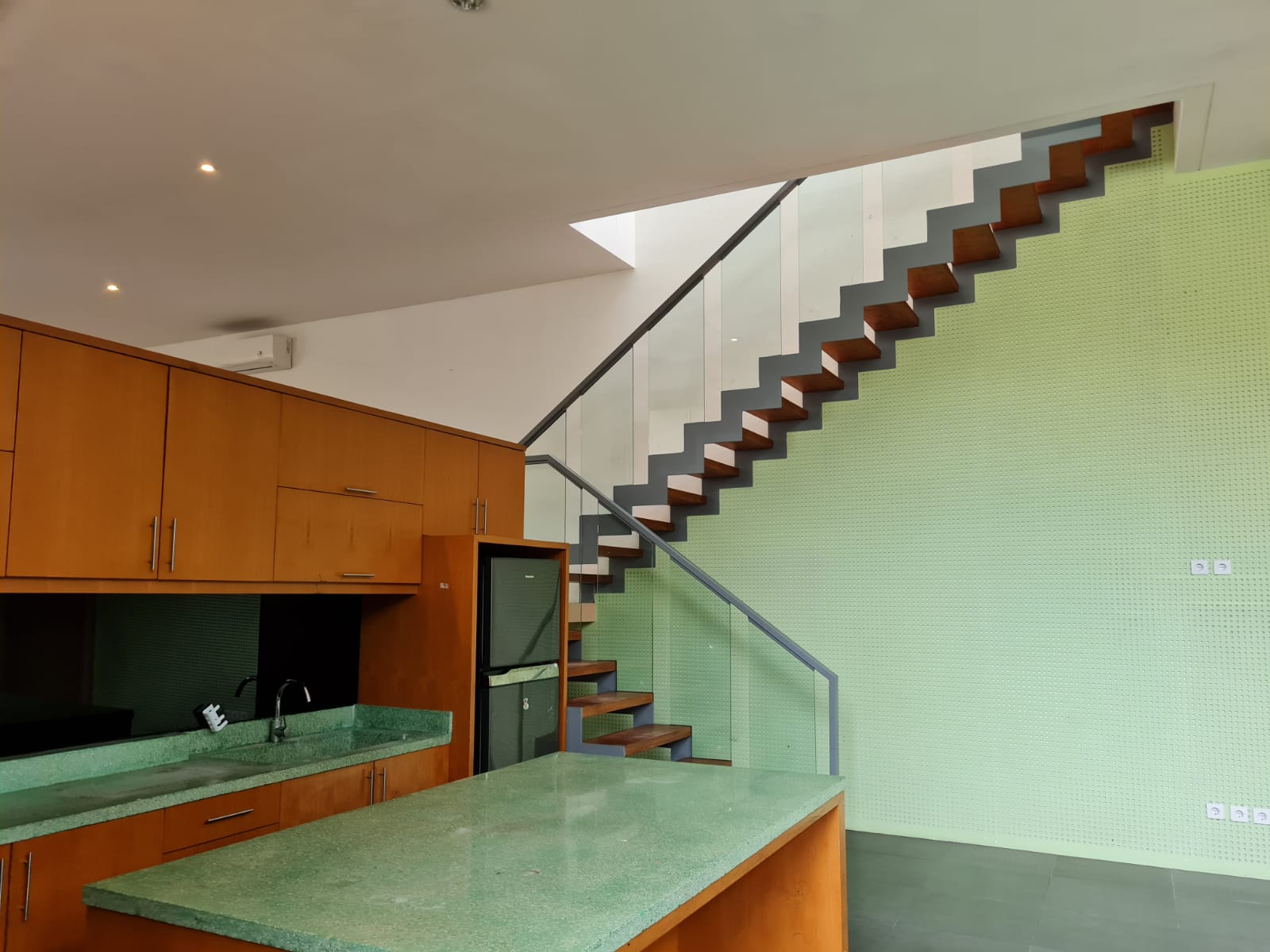 Rumah Minimalis Kebayoran Baru Cantik Lux Pool Dekat Ke Mal Pondok Indah