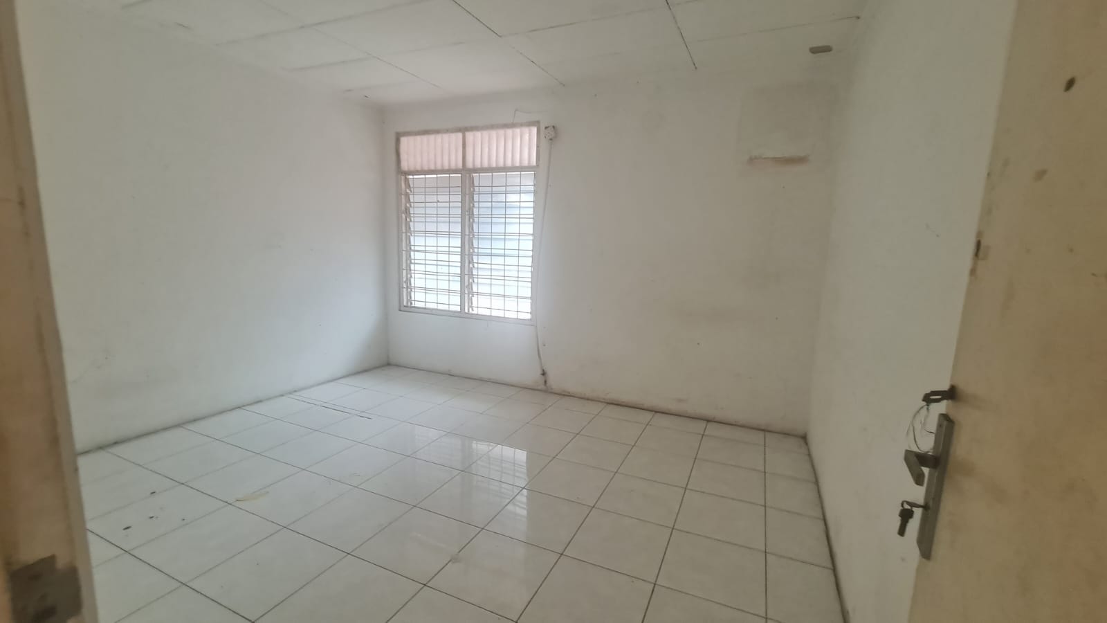 Rumah Murah Hitung Tanah di Kebayoran Baru. Dekat SCBD. Area Tenang, Strategis