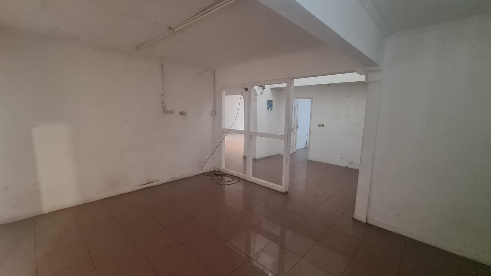 Rumah Murah Hitung Tanah di Kebayoran Baru. Dekat SCBD. Area Tenang, Strategis