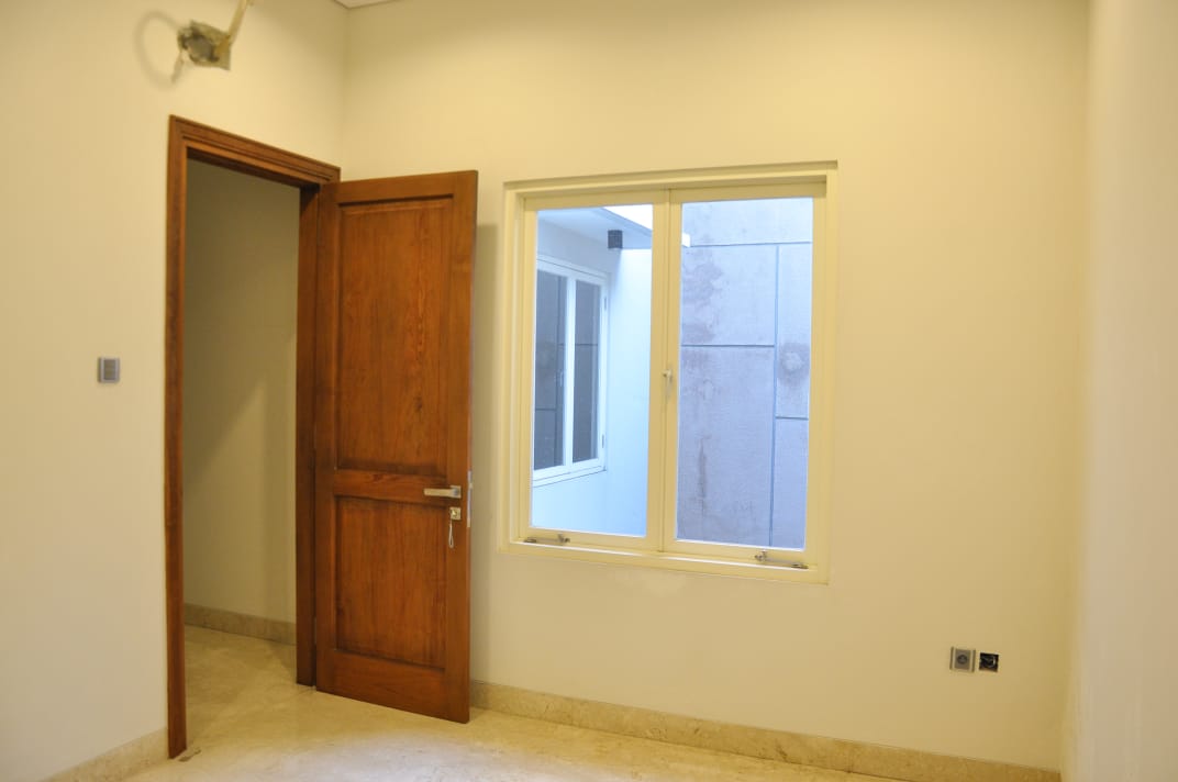 Rumah Siap Huni Di Area Kebayoran Baru, Dekat Gandaria City, Blok M, Akses Mudah