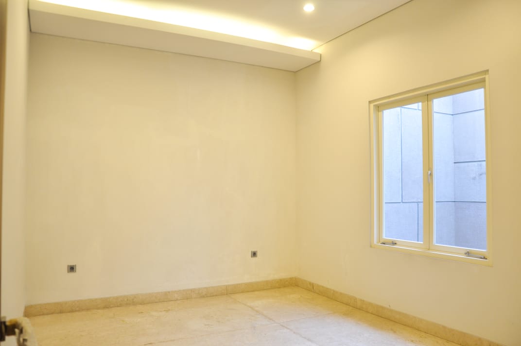 Rumah Siap Huni Di Area Kebayoran Baru, Dekat Gandaria City, Blok M, Akses Mudah