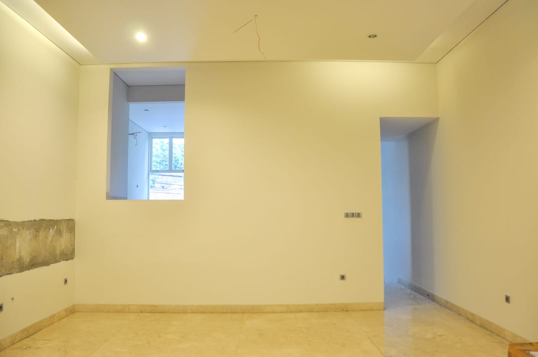 Rumah Siap Huni Di Area Kebayoran Baru, Dekat Gandaria City, Blok M, Akses Mudah