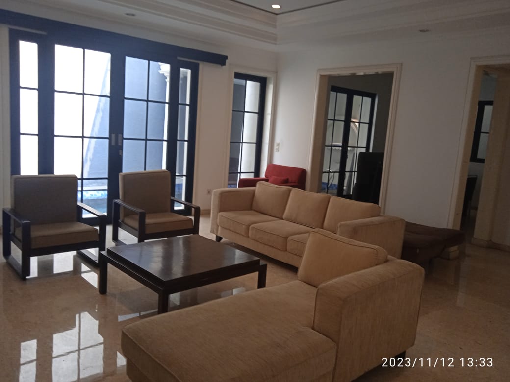 Rumah Baru 3 Lantai Ada Kolam Renang Area Kebayoran Baru