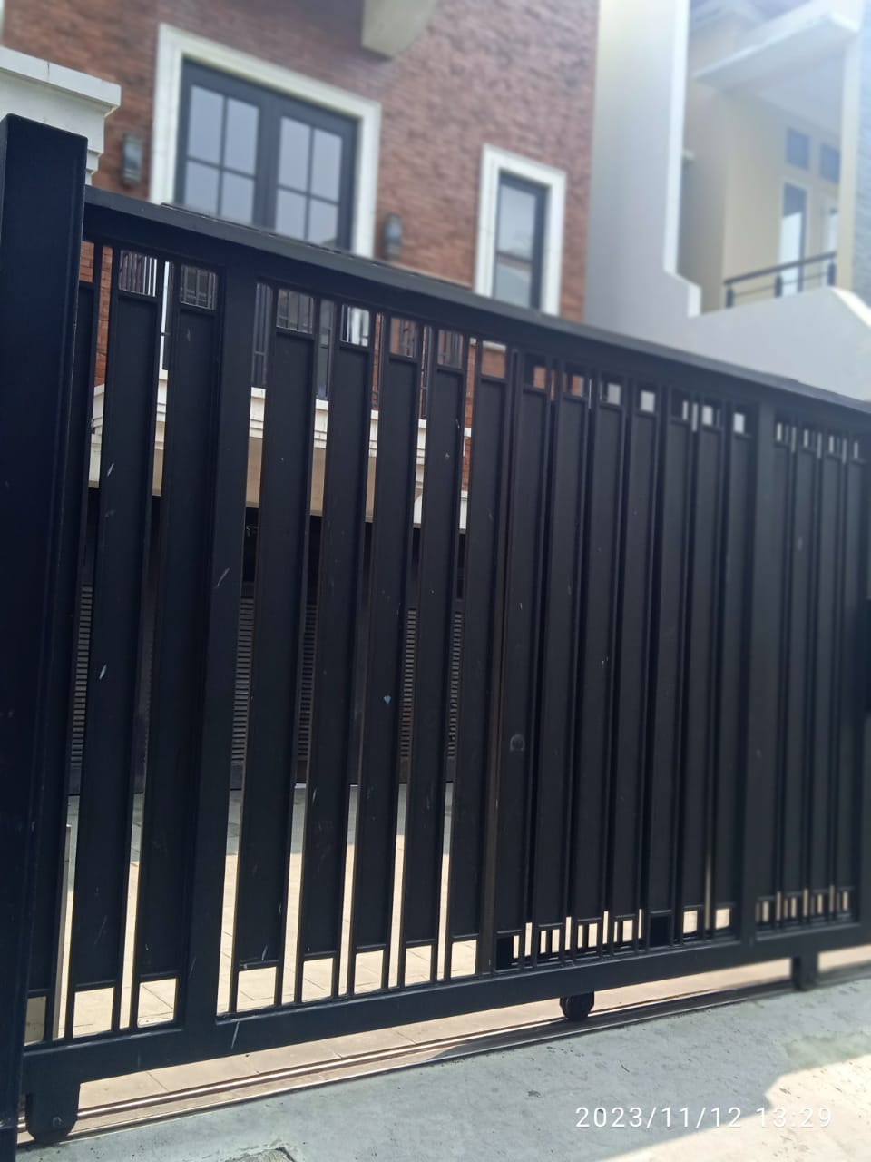 Rumah Baru 3 Lantai Ada Kolam Renang Area Kebayoran Baru