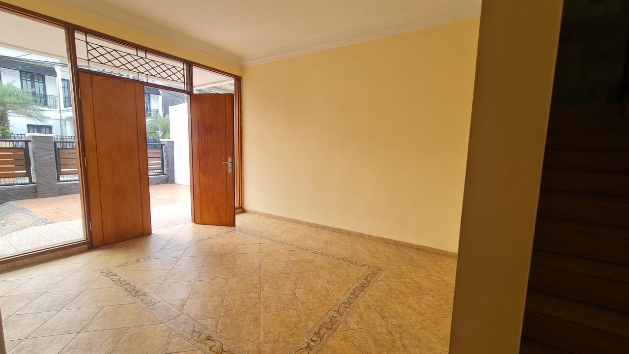 Rumah Siap Huni New Renov di Kebayoran Baru, Dekat Hang Tuah Dan Sency