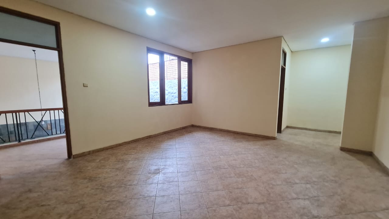 Rumah Siap Huni New Renov di Kebayoran Baru, Dekat Hang Tuah Dan Sency