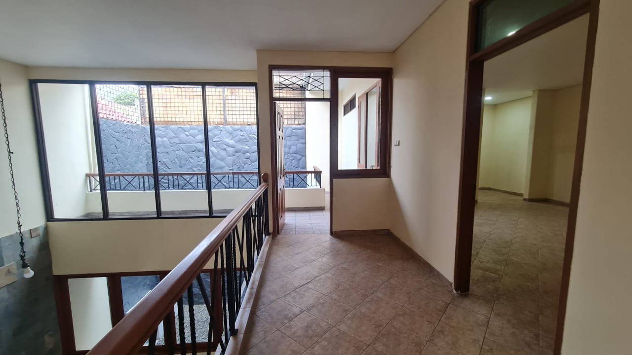 Rumah Siap Huni New Renov di Kebayoran Baru, Dekat Hang Tuah Dan Sency