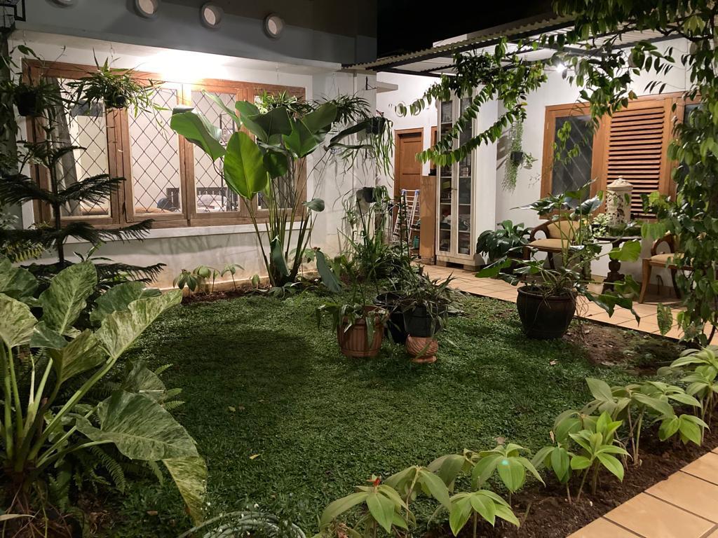 Rumah Cocok Kantor, Usaha, Parkir Banyak. Dekat Kemang, Wijaya, Blok M