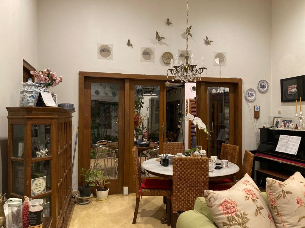 Rumah Cocok Kantor, Usaha, Parkir Banyak. Dekat Kemang, Wijaya, Blok M