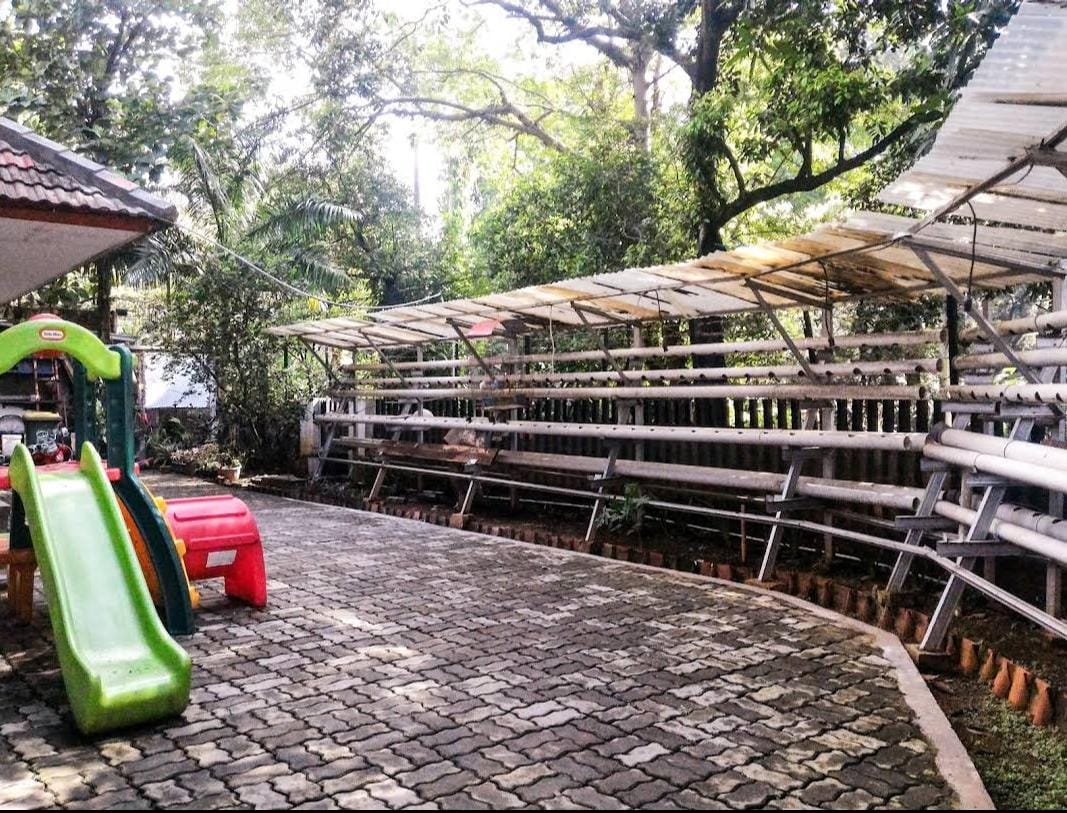 Rumah di Kebayoran Baru, Huk, Depan Taman, Dekat Blok M, Gandaria, Lokasi Bagus