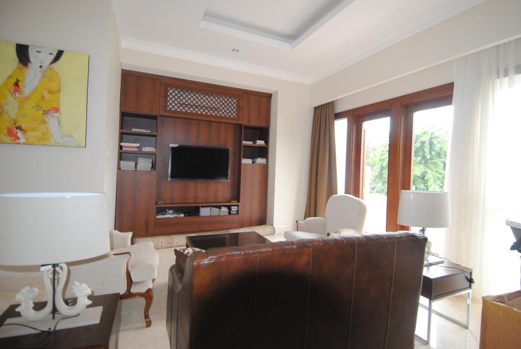 Rumah Modern Tropis minimalis seperti Brandnew Lokasi Strategis