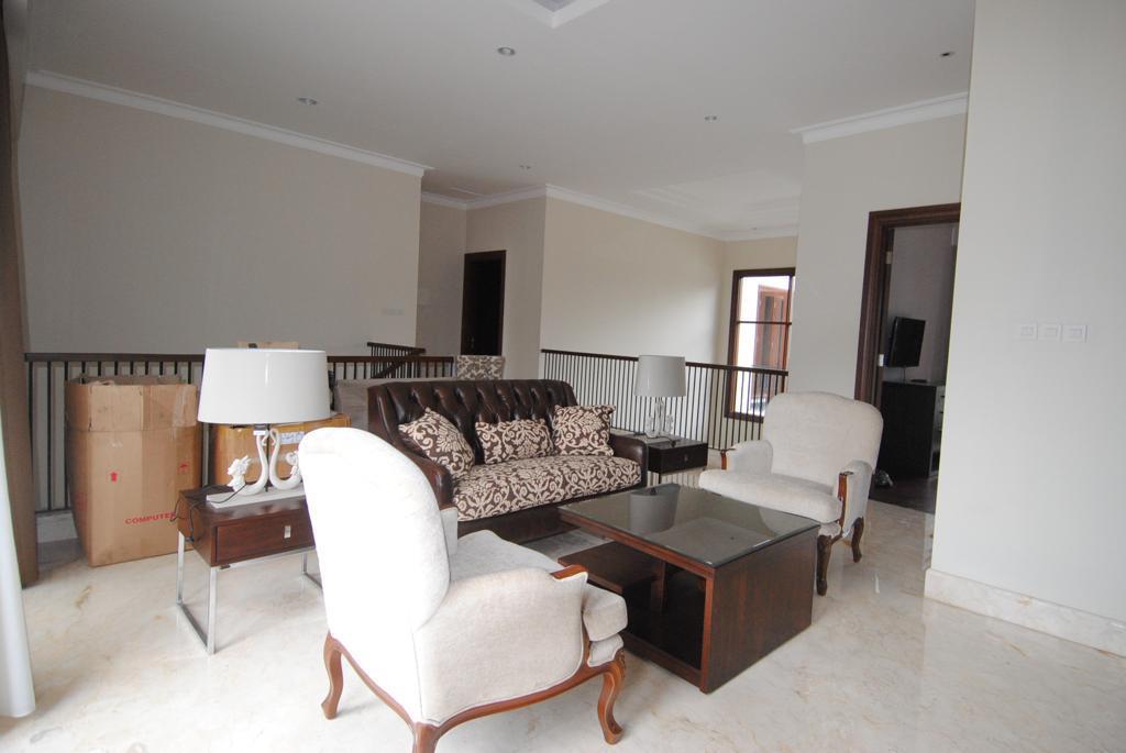 Rumah Modern Tropis minimalis seperti Brandnew Lokasi Strategis