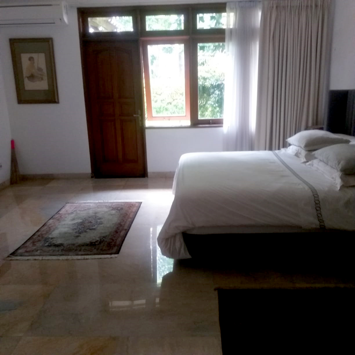 Rumah Dijual di Kebayoran Baru, Dekat Wijaya, Wolter Monginsidi, Ciasem Cibitung jalan lebar dan tenang , langka sekali 