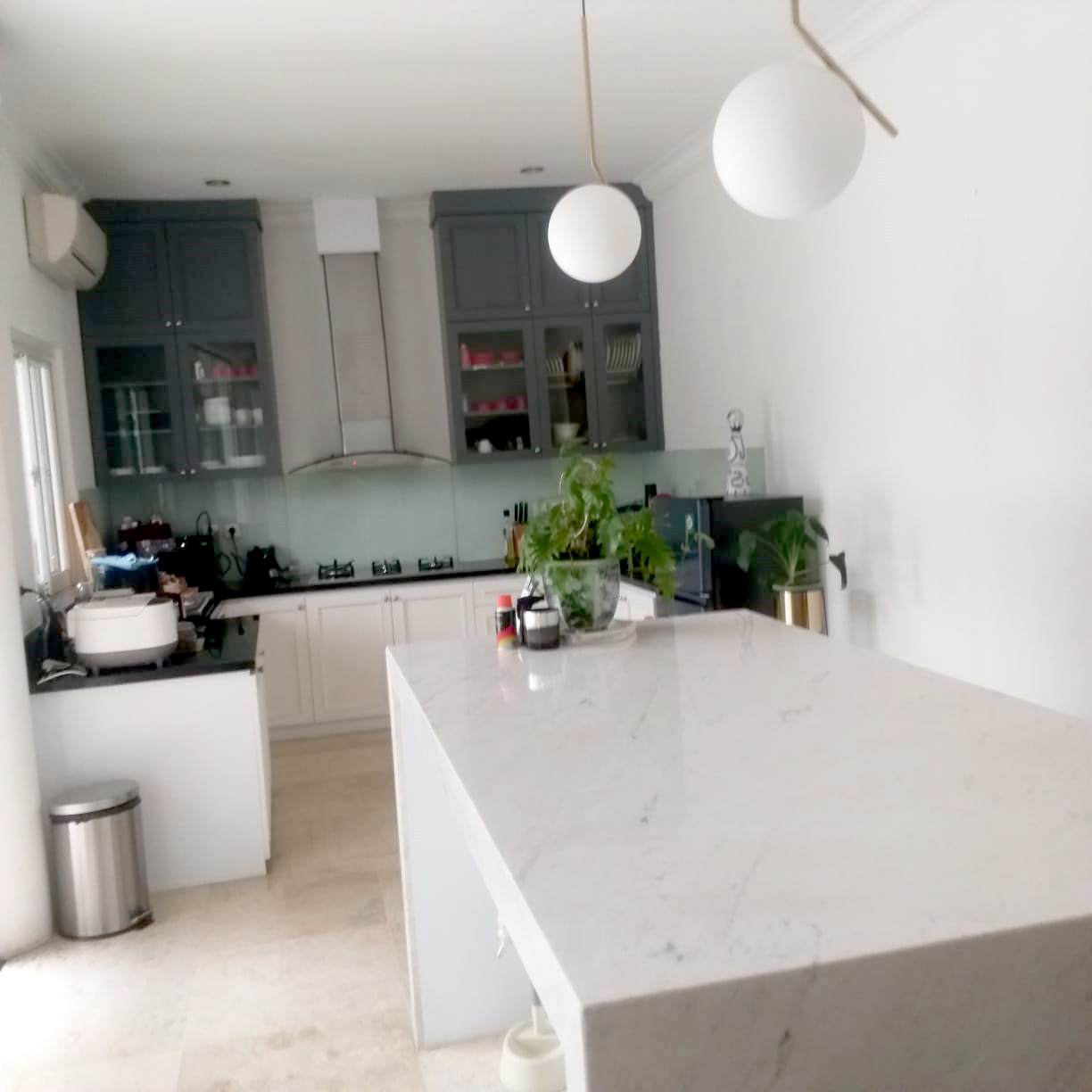 Rumah Dijual di Kebayoran Baru, Dekat Wijaya, Wolter Monginsidi, Ciasem Cibitung jalan lebar dan tenang , langka sekali 