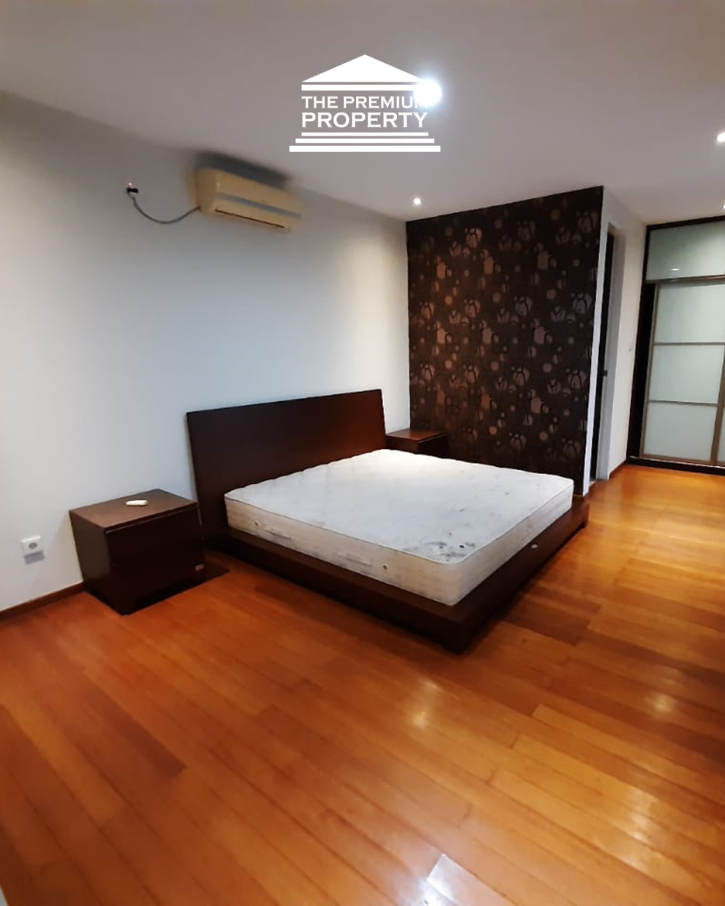 Rumah 3 Lantai Siap Huni Dekat Stasiun MRT Lebak Bulus