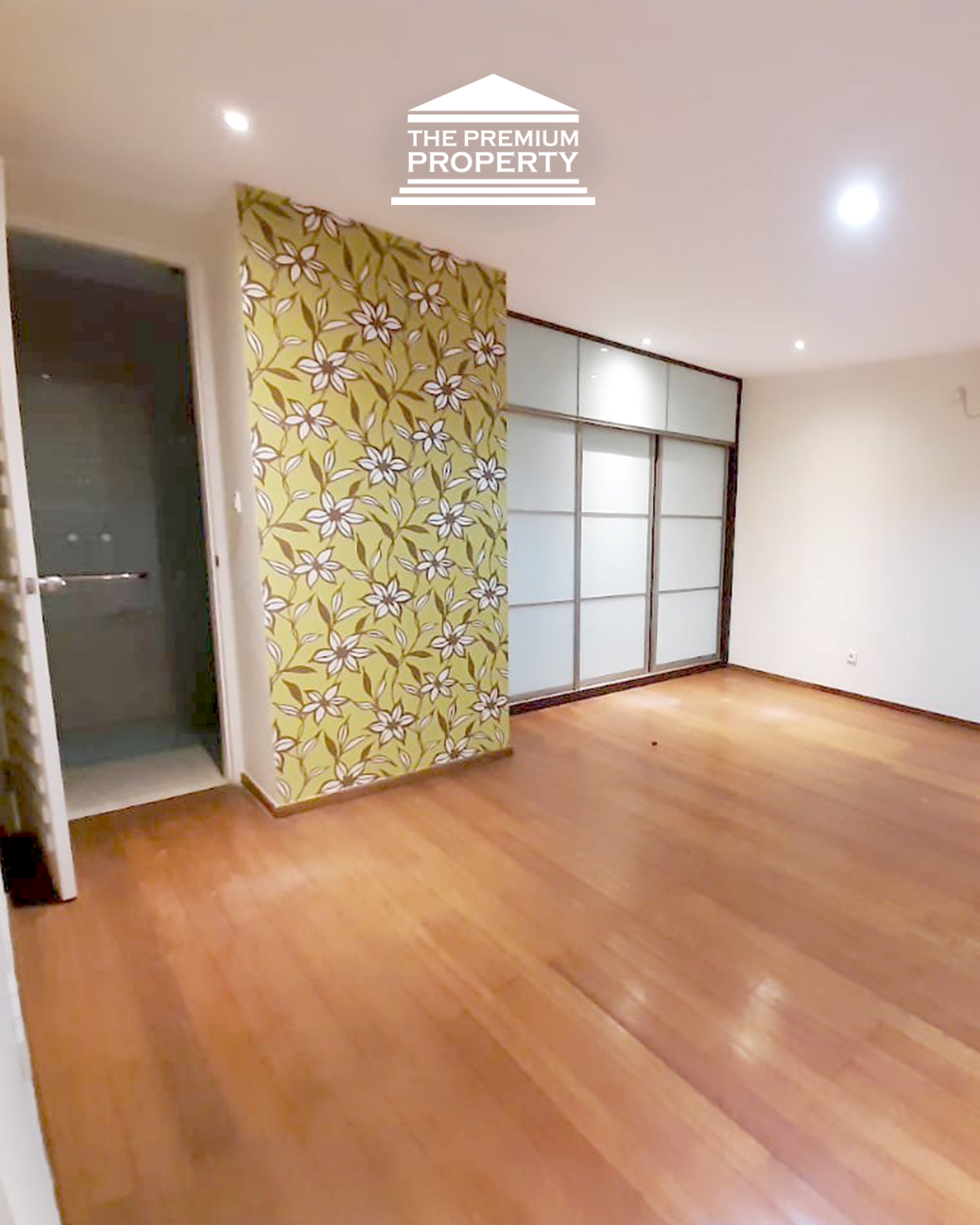 Rumah 3 Lantai Siap Huni Dekat Stasiun MRT Lebak Bulus