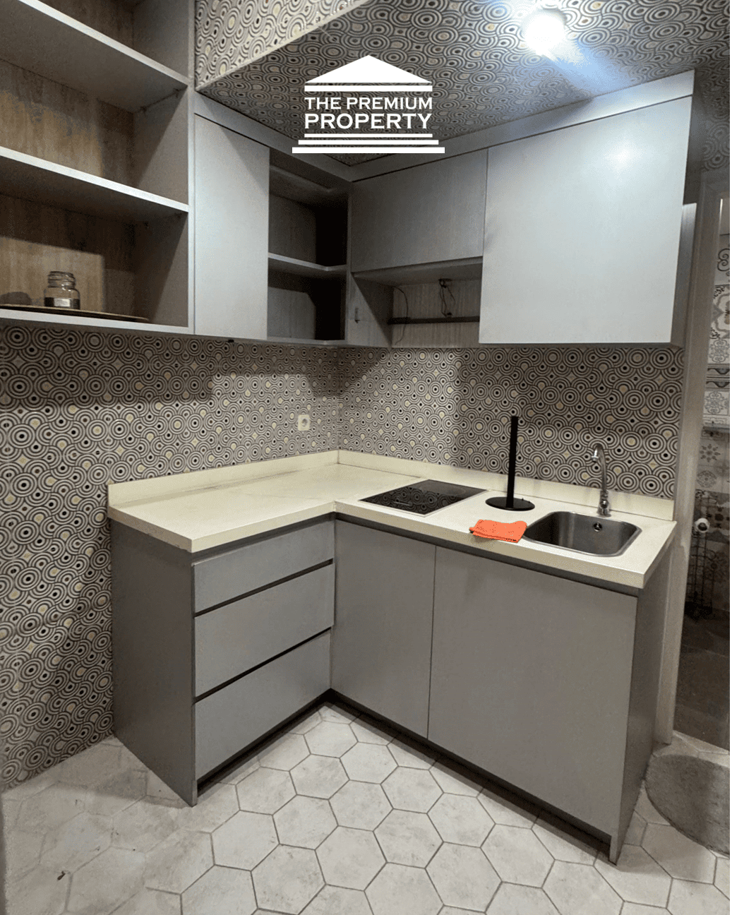 Rumah Siap Huni, 3 Lantai, Cocok Kantor, Lokasi Strategis Dekat Senayan