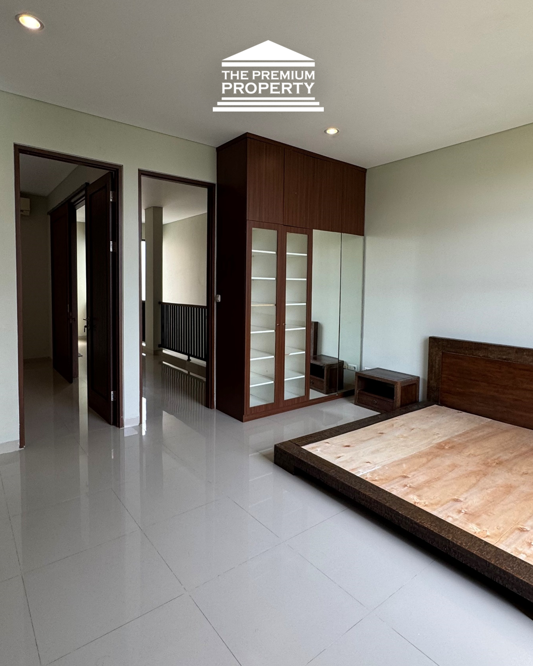 Siap Huni Dalam Komplek, Akses Mudah ke Gatot Subroto