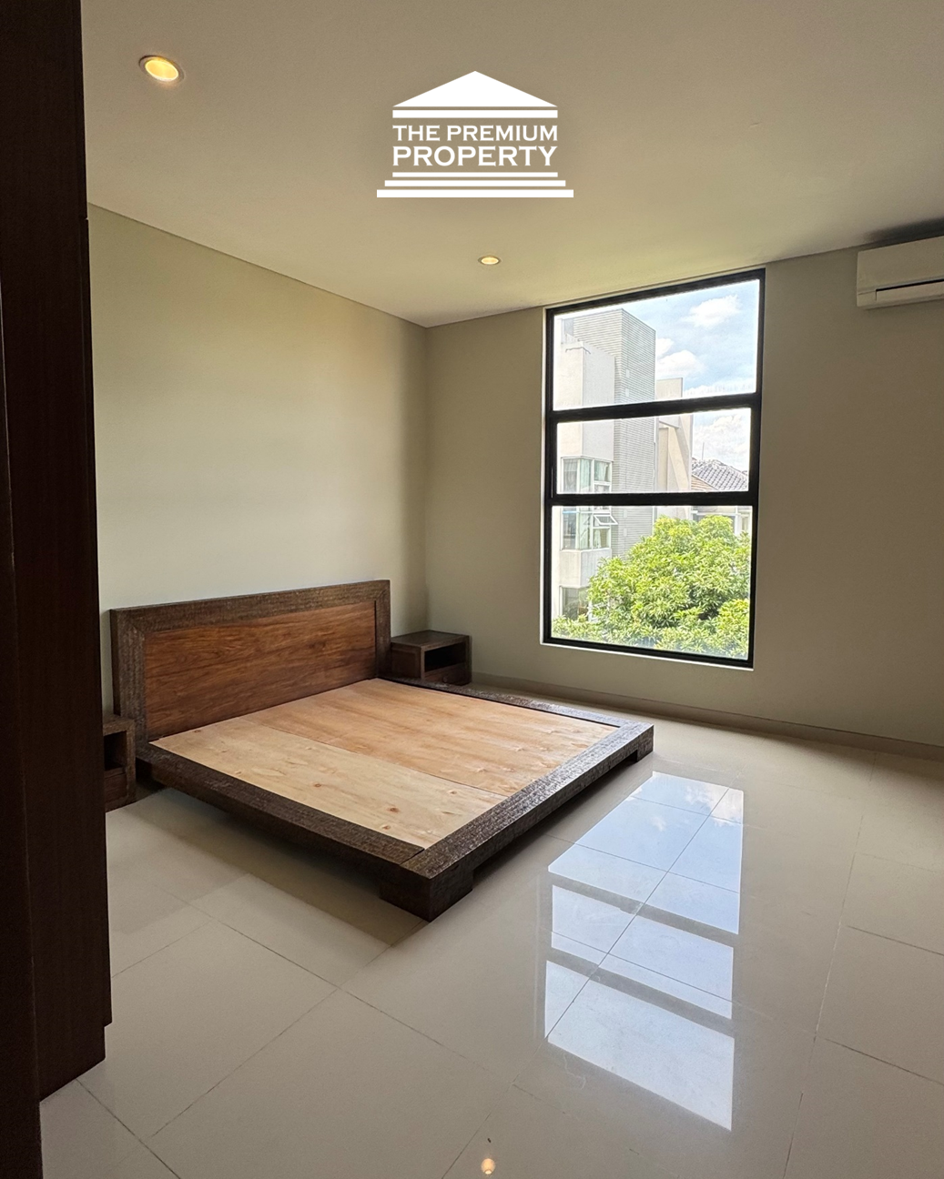 Siap Huni Dalam Komplek, Akses Mudah ke Gatot Subroto