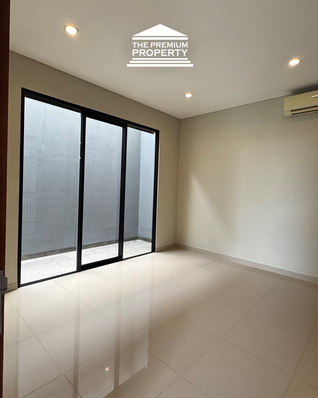 Siap Huni Dalam Komplek, Akses Mudah ke Gatot Subroto