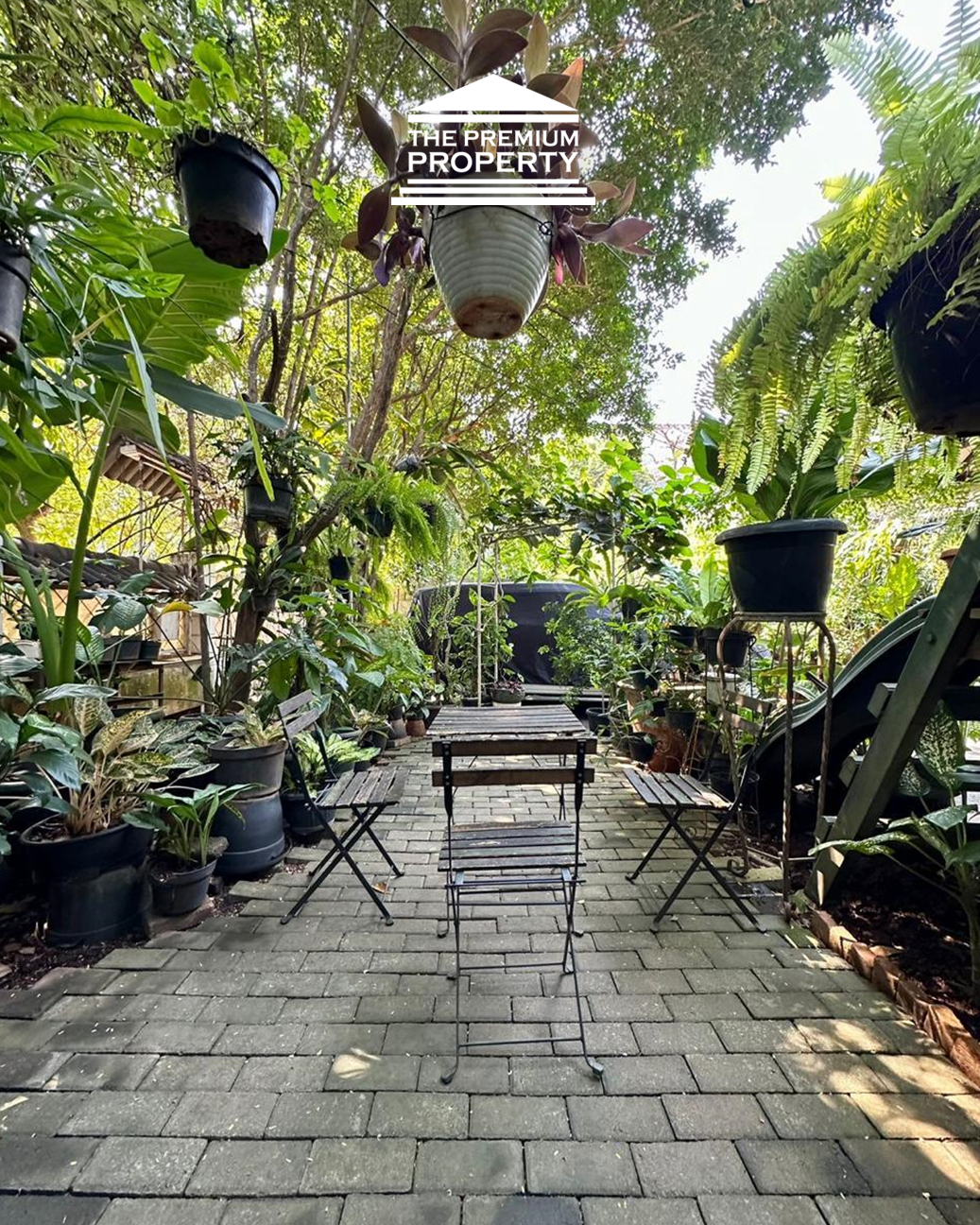 Rumah Semi Furnished Dekat Senayan, SCBD. Lingkungan Tenang